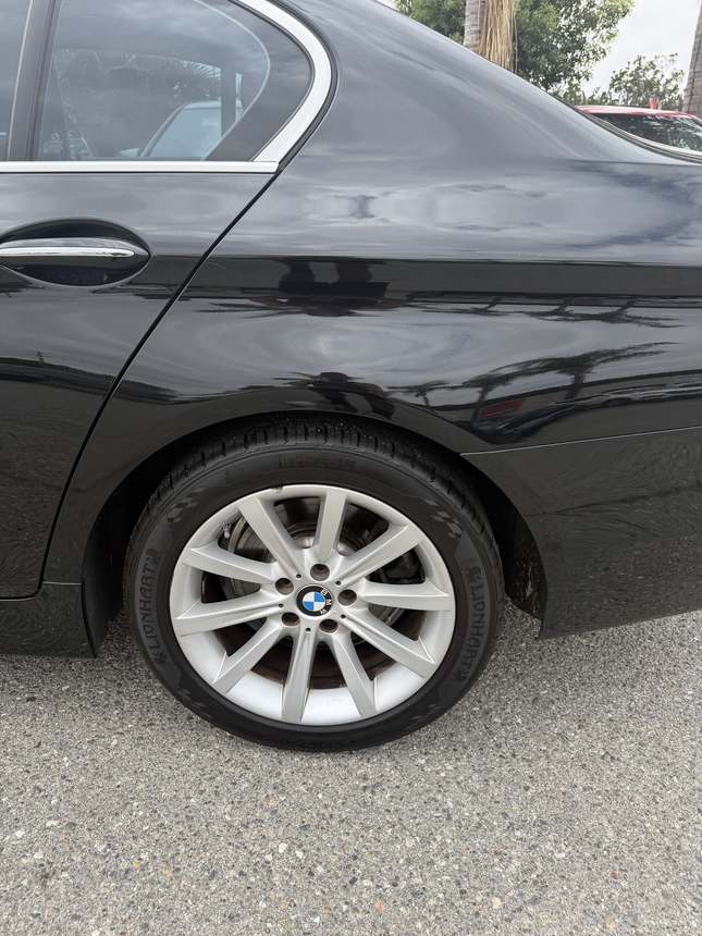 BMW 5 Series &mdash; Rear quarter & wheel