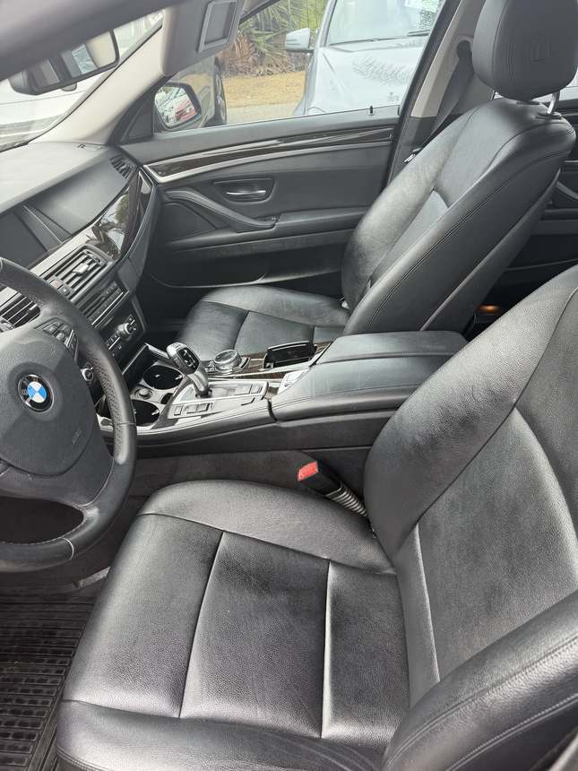 BMW 5 Series &mdash; Front seats