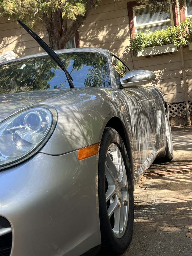 Porsche Cayman &mdash; Front wing & wheel