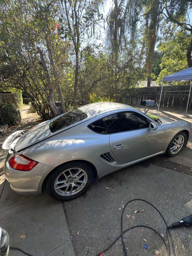 Porsche Cayman &mdash; Profile from above