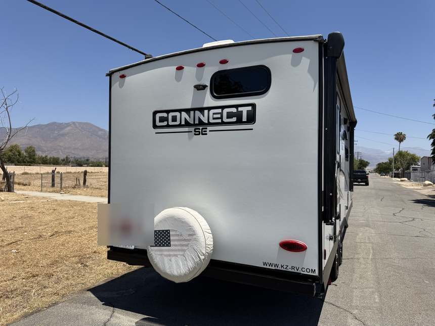 KZ Connect SE trailer &mdash; Rear & spare